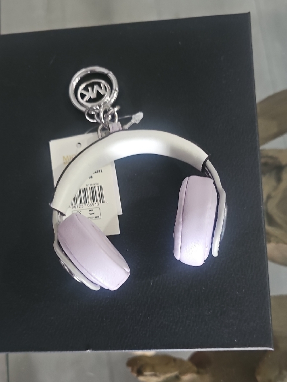 Michael Kors Pink & White Headphone Keychain - Rare - Picture 5 of 5